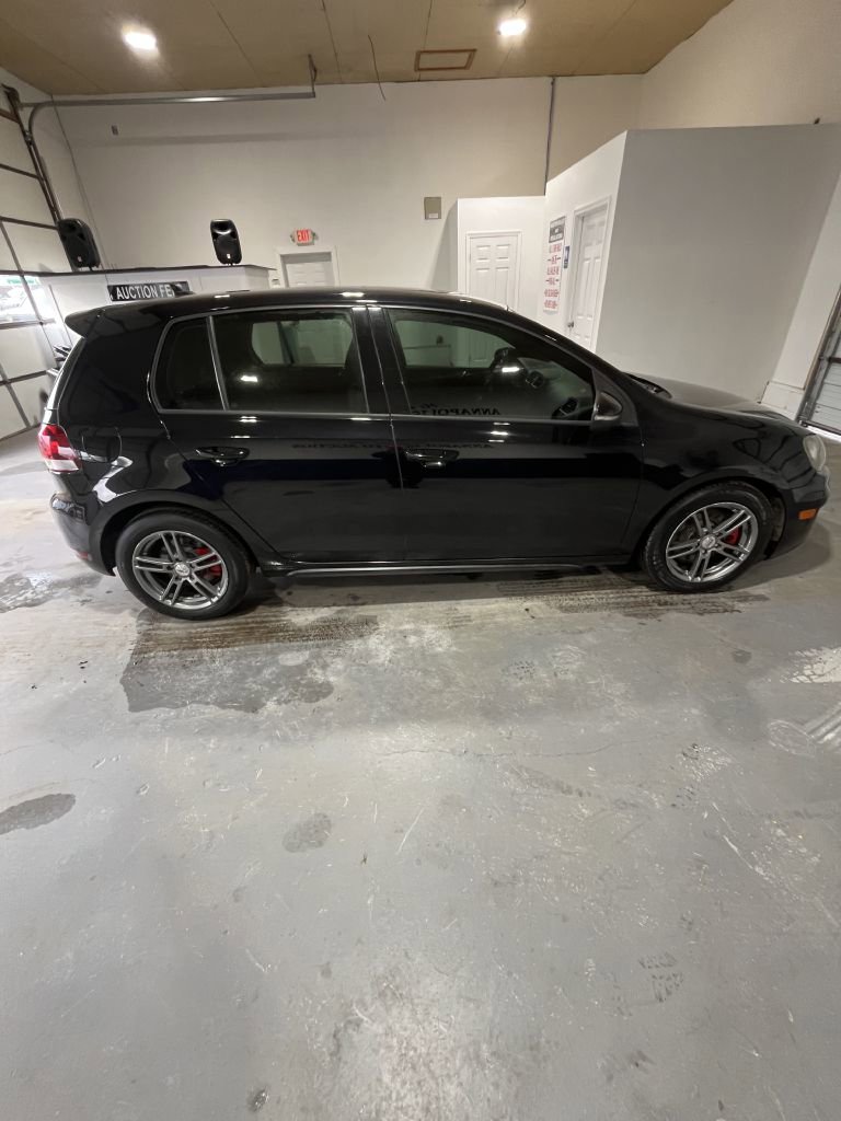 Used 2010 Volkswagen GTI 4-Door image 2