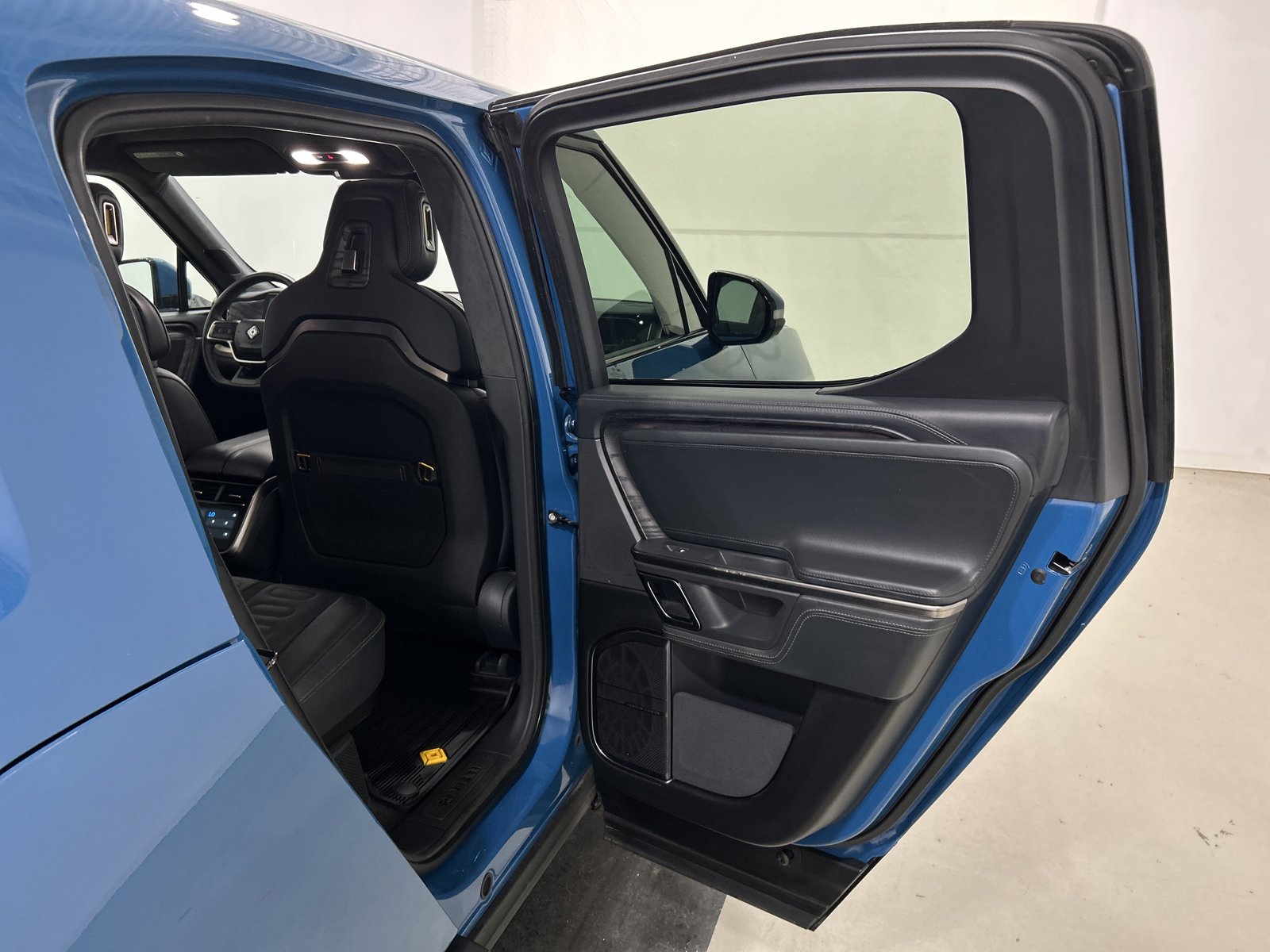 Used 2022 Rivian R1T Launch Edition AWD/4WD image 19