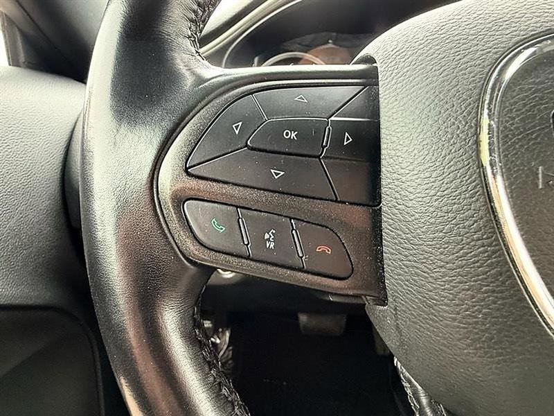 Used 2022 Dodge Challenger SXT RWD image 27
