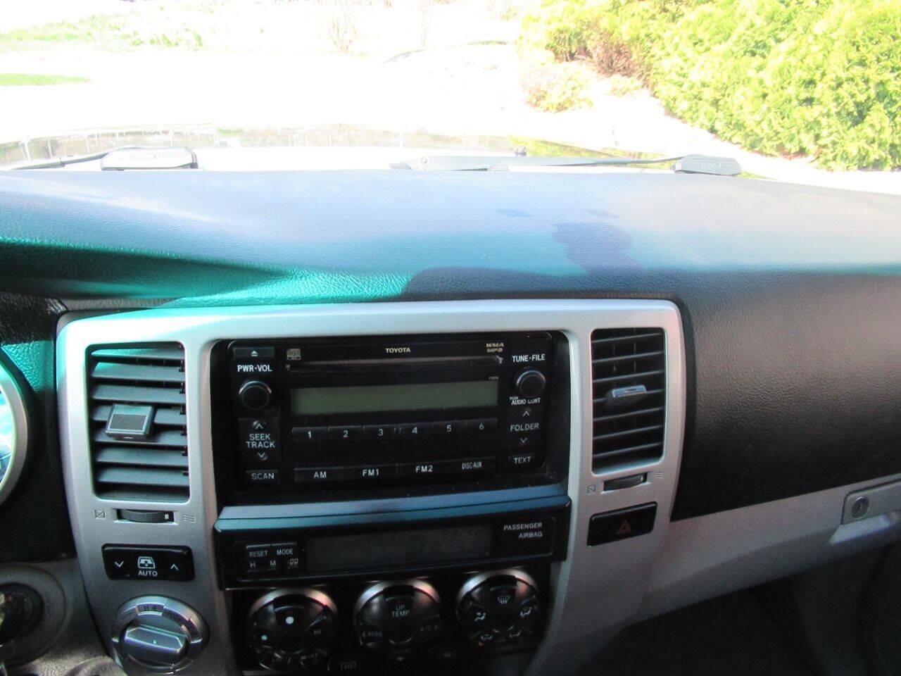 Used 2006 Toyota 4Runner SR5 AWD/4WD image 19
