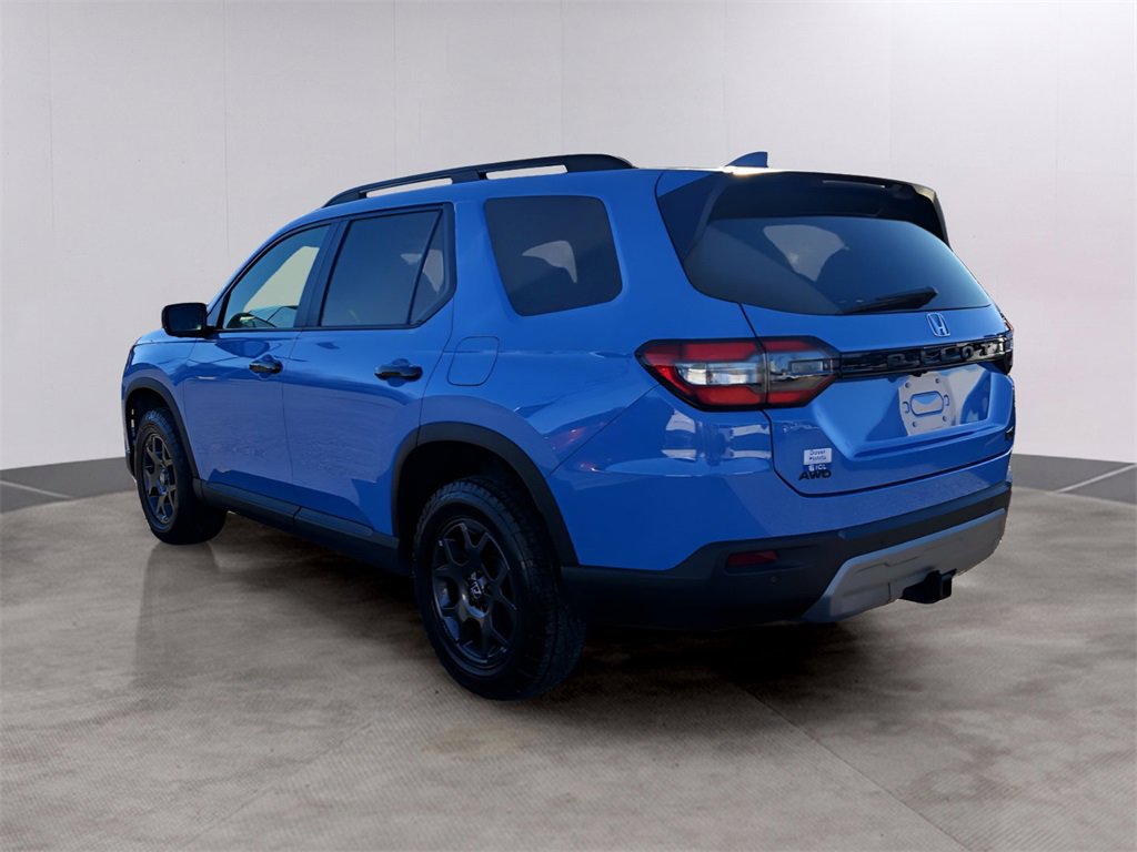Certified 2025 Honda Pilot TrailSport image 6