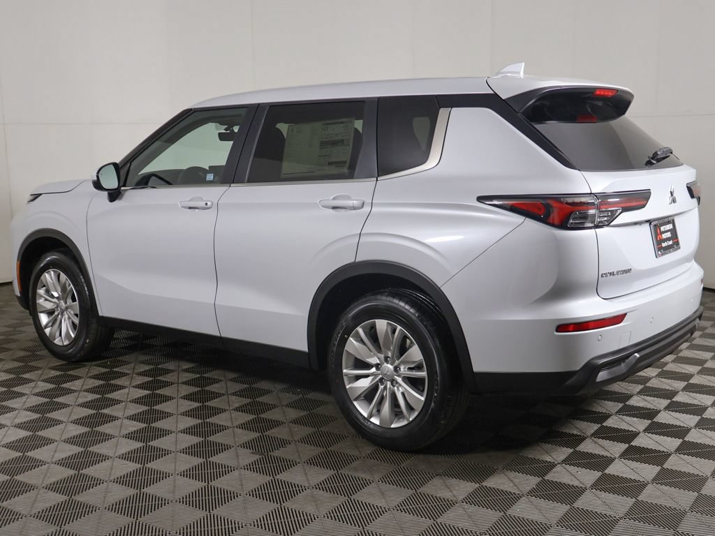 New 2026 Mitsubishi Outlander ES AWD/4WD image 14