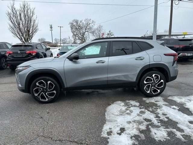 Used 2025 Chevrolet Trax RS w/ Driver Confidence Package image 9