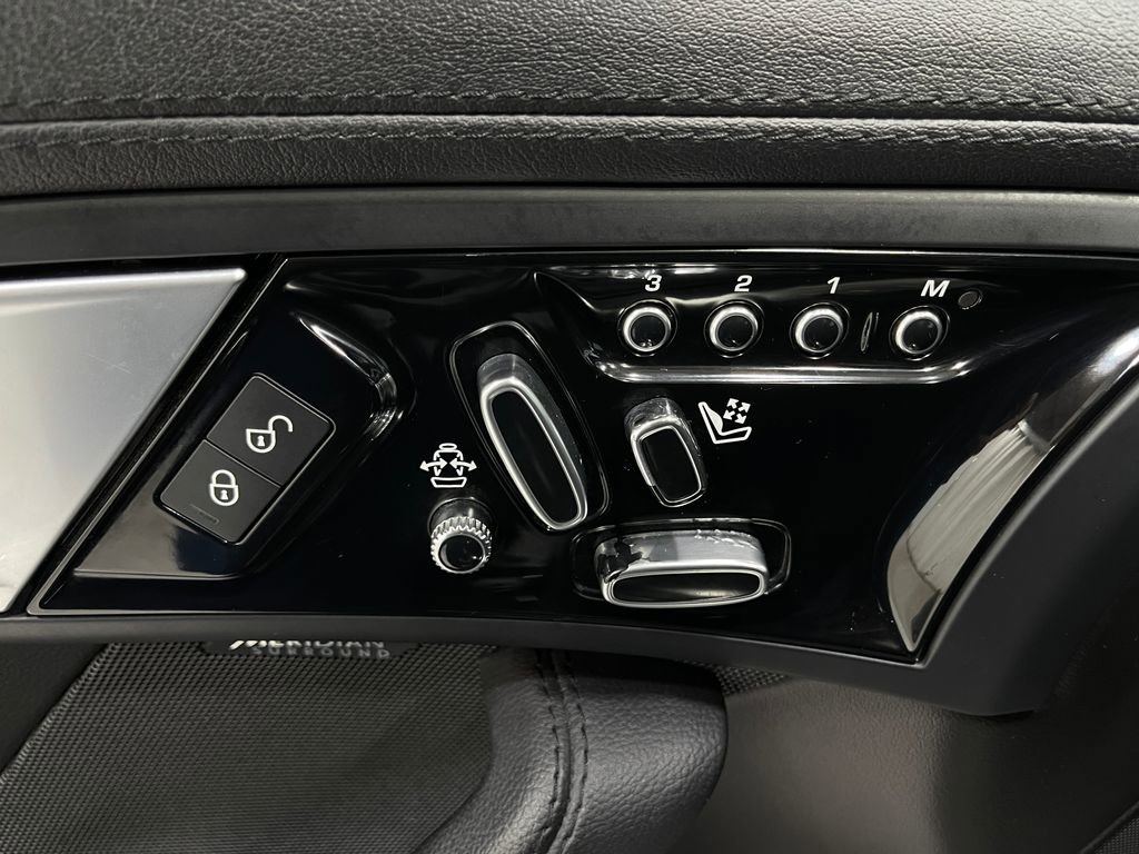 Used 2016 Jaguar F-TYPE S image 18