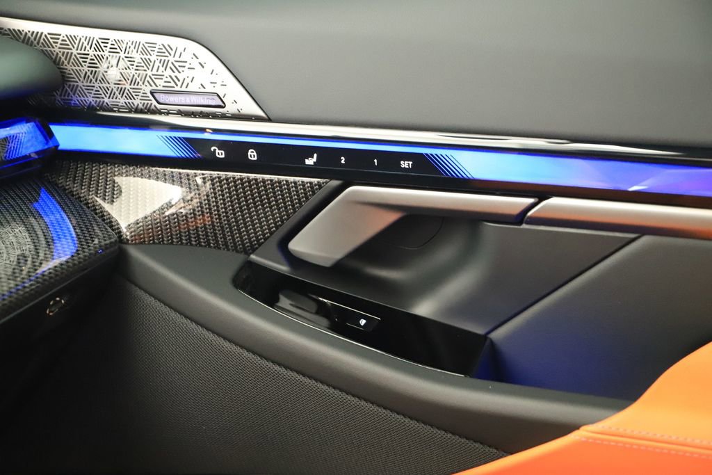 Used 2026 BMW M5 Touring AWD/4WD image 32