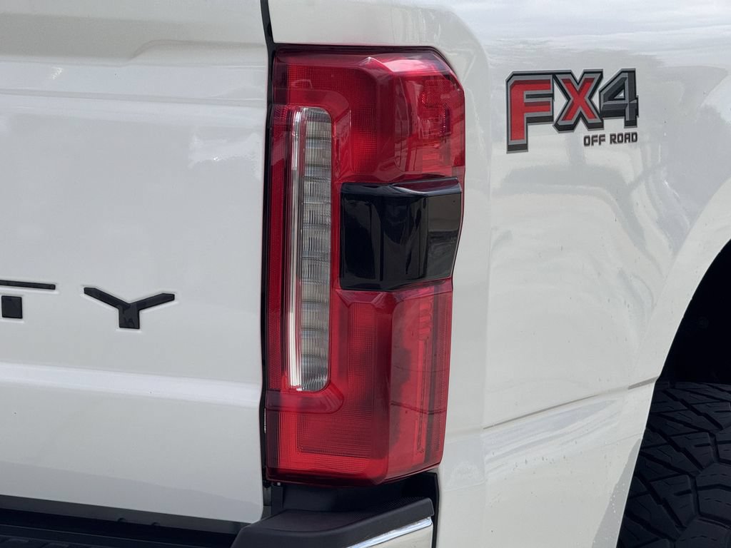Used 2024 Ford F250 Lariat w/ Lariat Ultimate Package AWD/4WD image 12