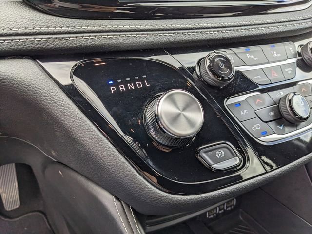 Used 2025 Chrysler Pacifica Limited image 29