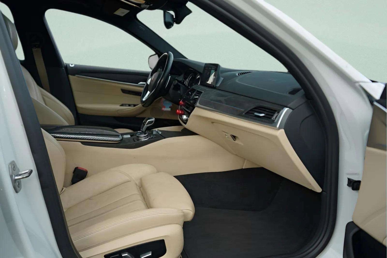 Used 2018 BMW 530e xDrive image 43