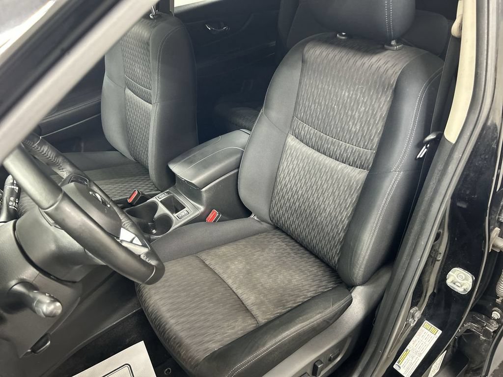 Used 2019 Nissan Rogue SV AWD/4WD image 9