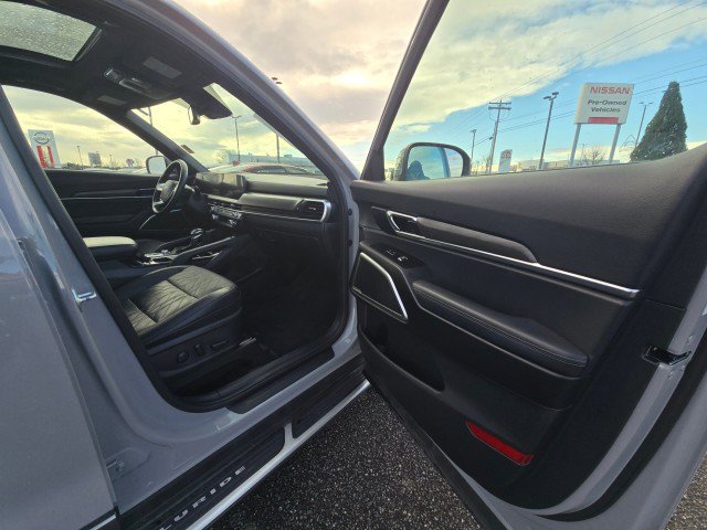 Used 2023 Kia Telluride EX X-Line image 11