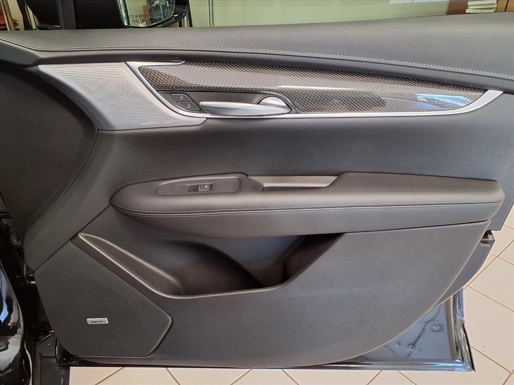 Certified 2023 Cadillac XT5 Sportv w/ Technology Package image 12