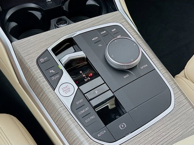 Used 2025 BMW 330i xDrive Sedan w/ Premium Package image 17