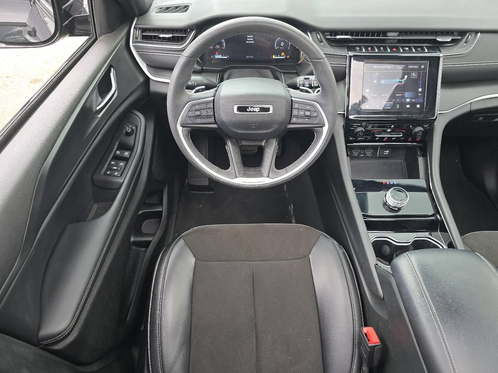 Used 2023 Jeep Grand Cherokee Altitude AWD/4WD image 22
