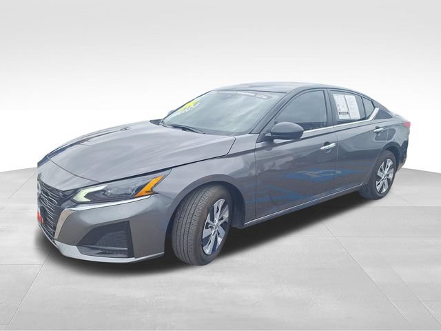 Certified 2025 Nissan Altima 2.5 S FWD image 4
