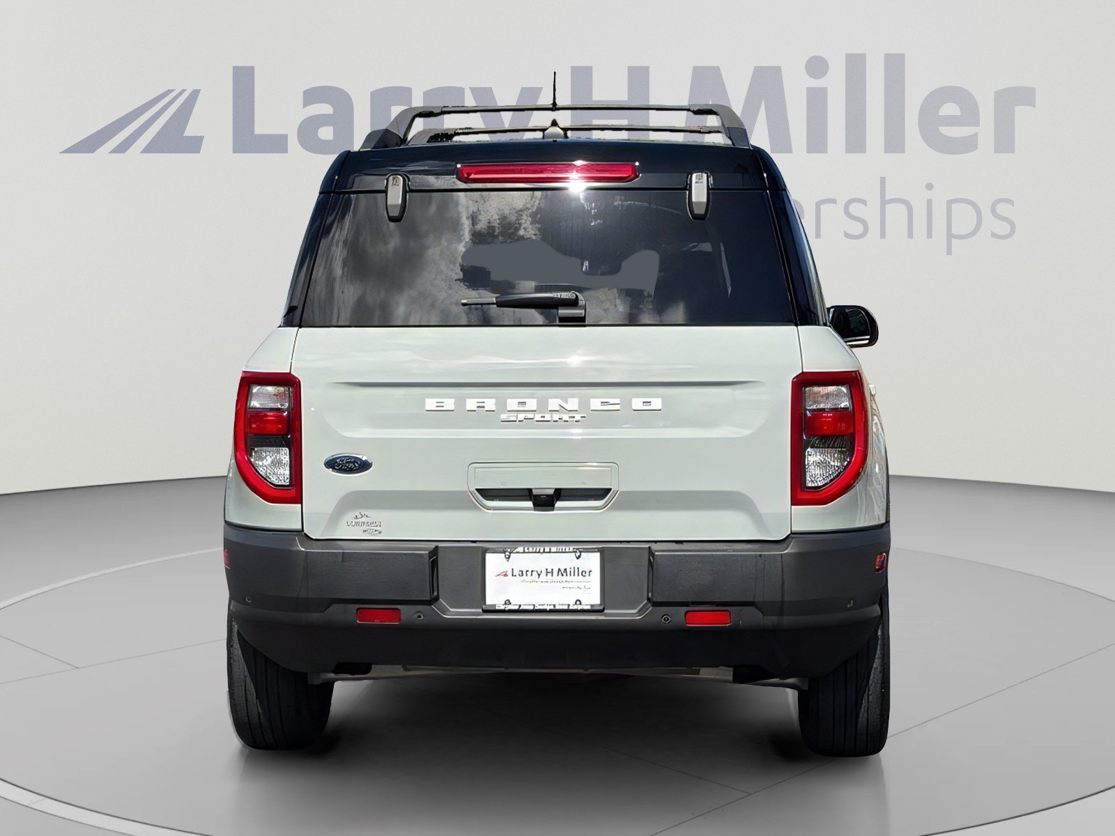 Used 2023 Ford Bronco Sport Outer Banks w/ Tech Package AWD/4WD image 4
