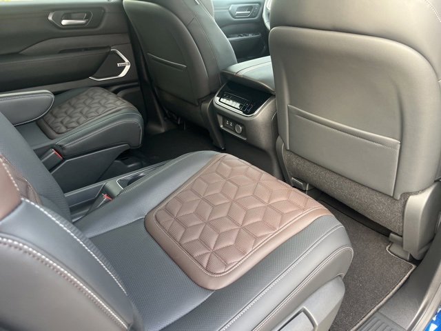 New 2025 Nissan Armada Platinum Reserve image 25
