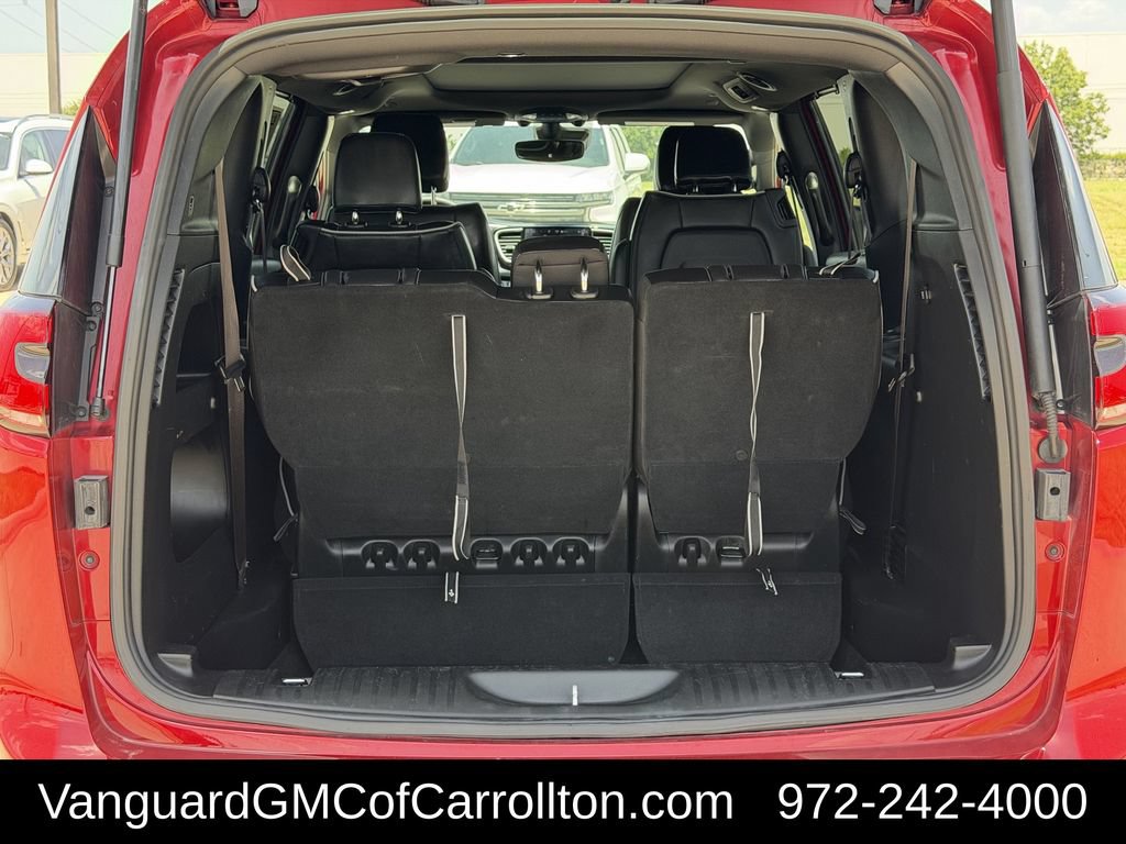 Used 2025 Chrysler Pacifica Limited FWD image 35