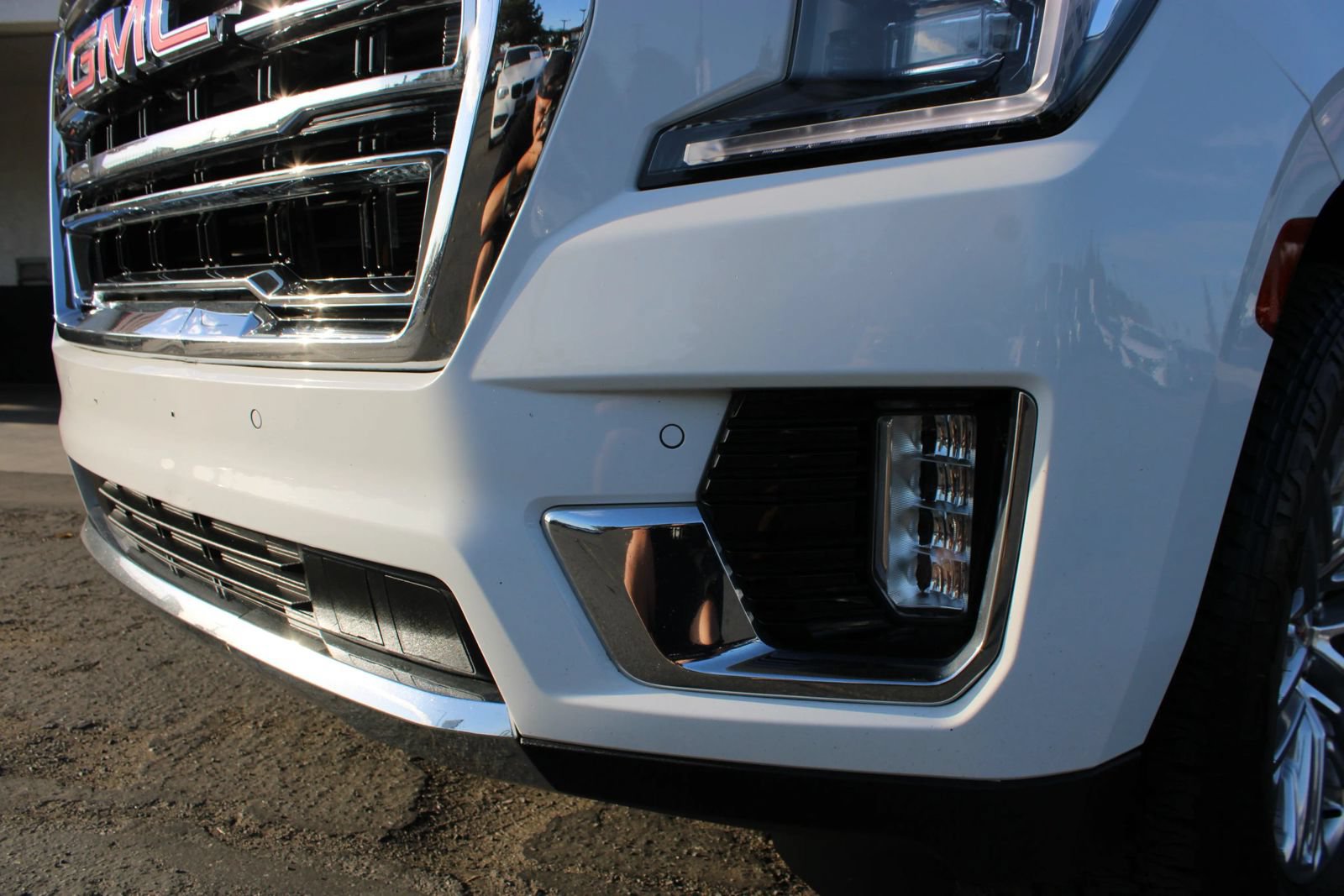 Used 2021 GMC Yukon XL SLT AWD/4WD image 4