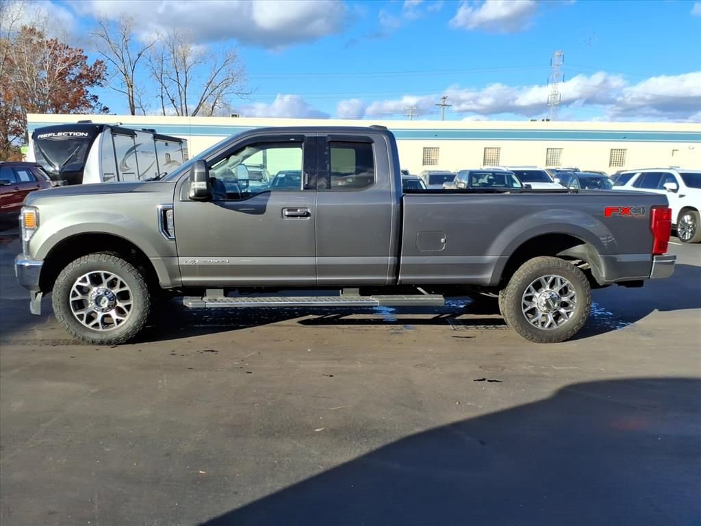 Used 2021 Ford F350 Lariat w/ Lariat Value Package image 2
