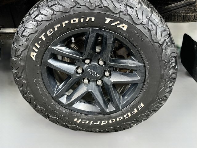 Used 2022 Chevrolet Silverado 1500 Custom Trail Boss AWD/4WD image 25