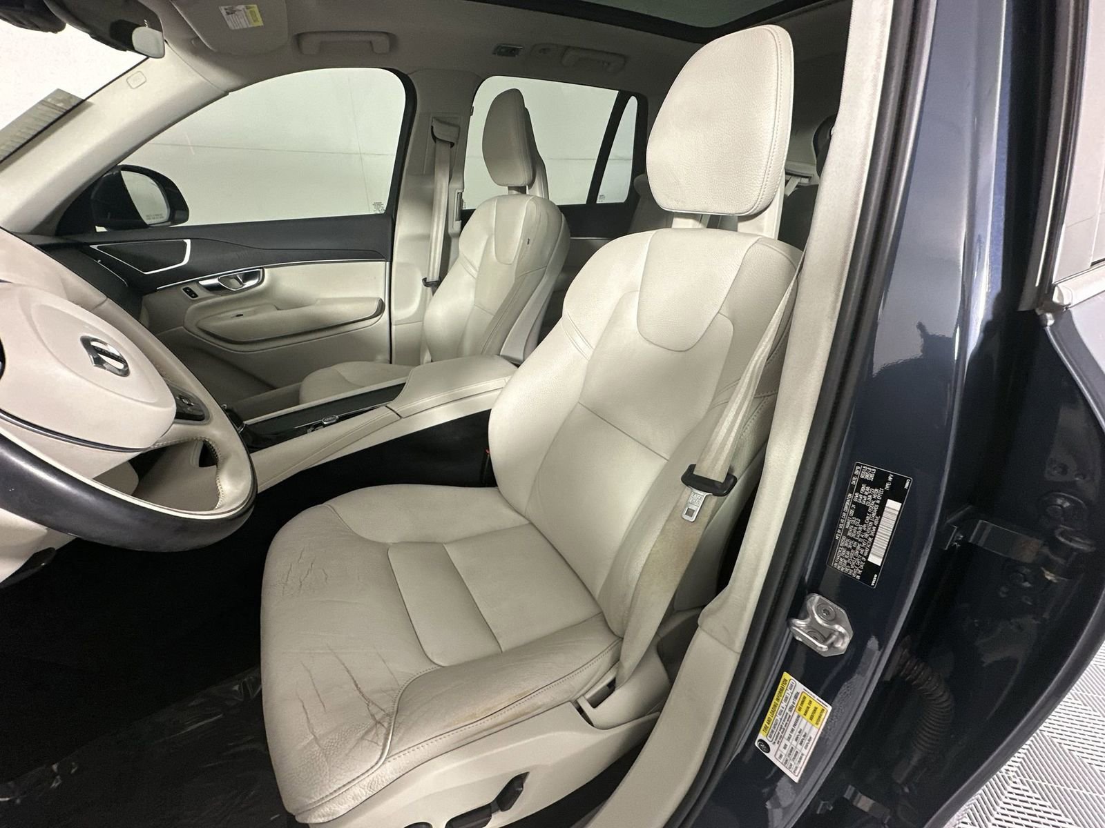 Used 2020 Volvo XC90 T6 Momentum AWD/4WD image 11