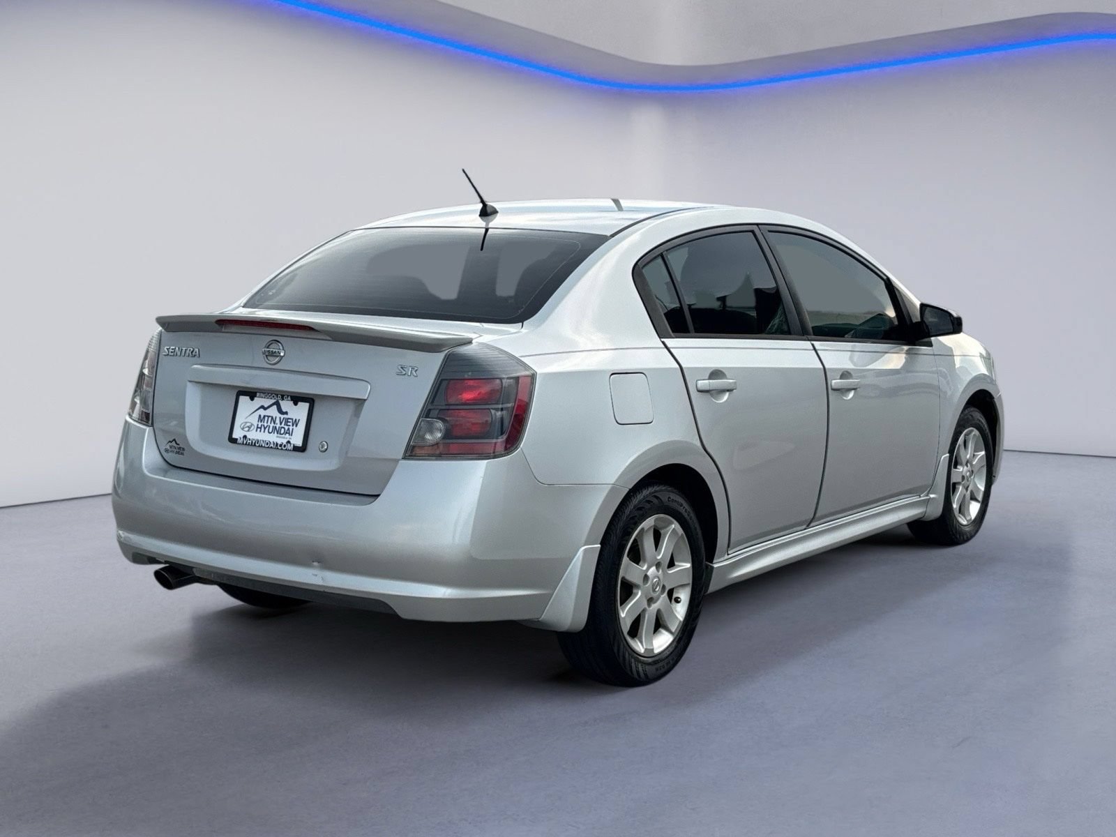 Used 2012 Nissan Sentra 2.0 SR FWD image 3