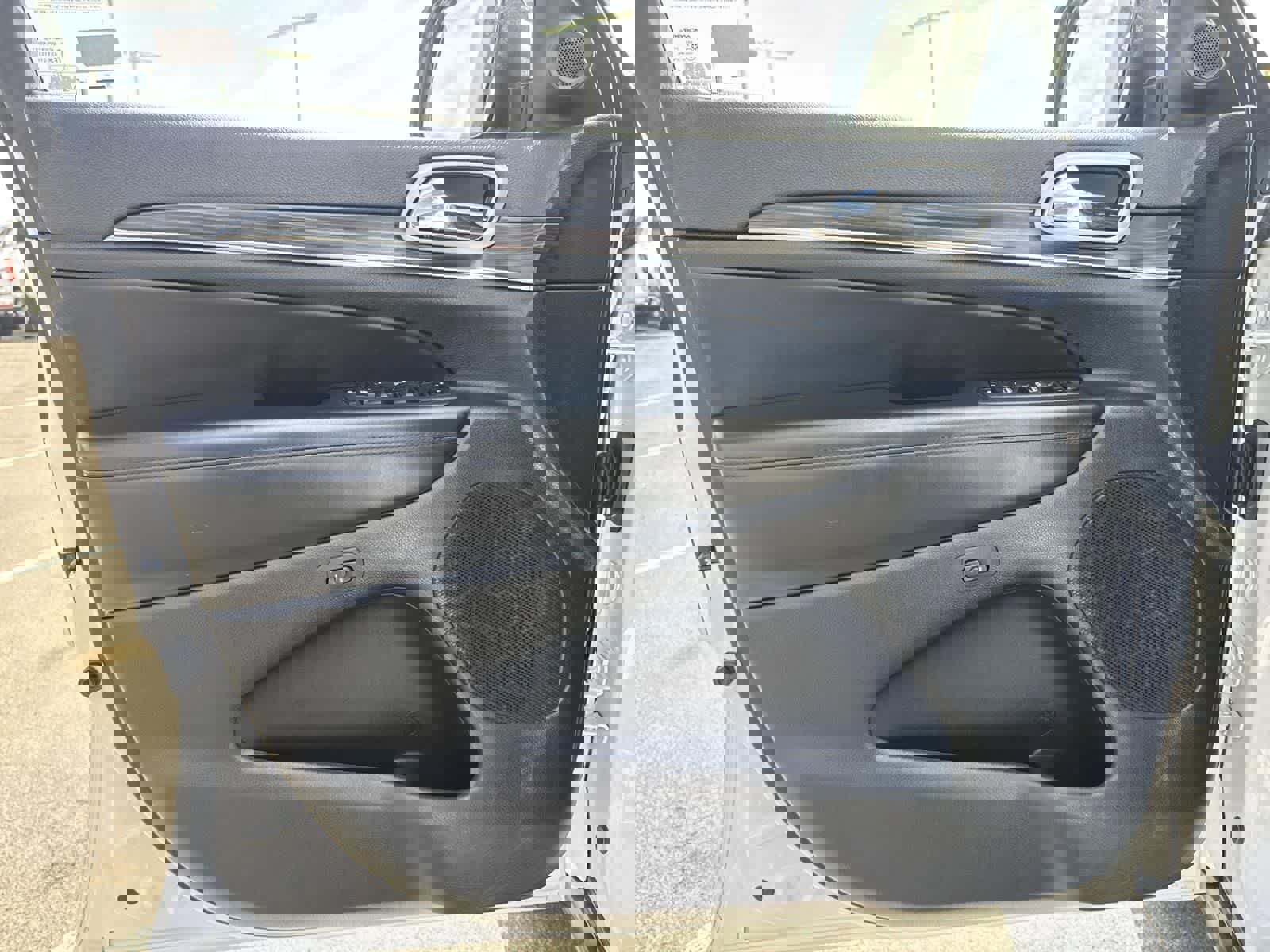 Used 2022 Jeep Grand Cherokee Limited image 21