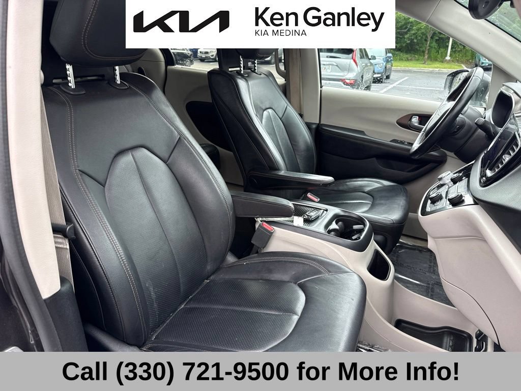 Used 2017 Chrysler Pacifica Touring-L Plus w/ Advanced Safetytec Group FWD image 41