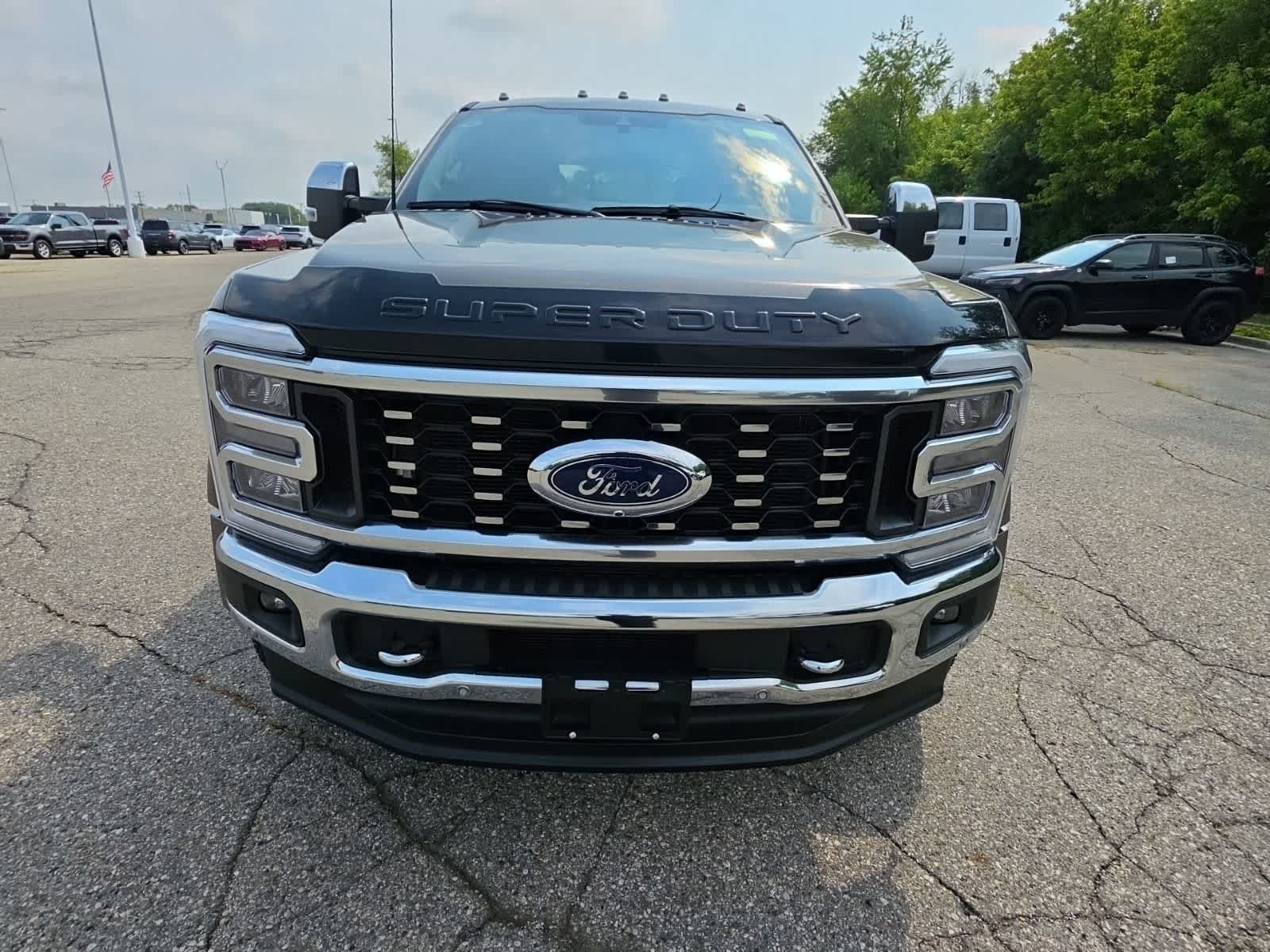 Used 2023 Ford F450 King Ranch w/ Chrome Package AWD/4WD image 4
