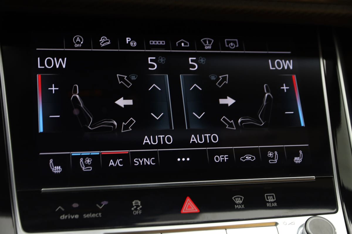 Used 2023 Audi RS Q8 w/ Black Optic Package AWD/4WD image 44