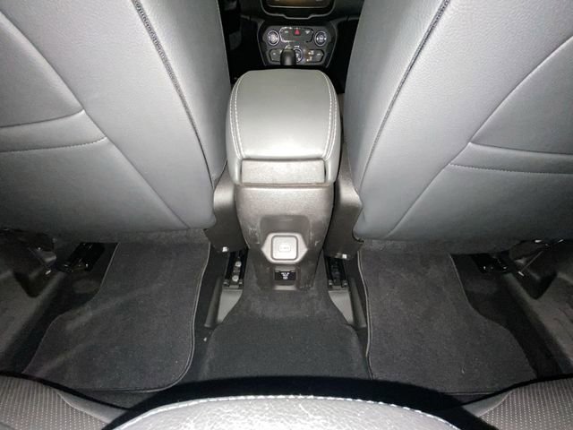 Used 2020 Jeep Renegade Limited image 27