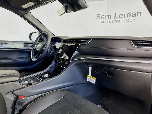 New 2025 Jeep Grand Cherokee Altitude image 29