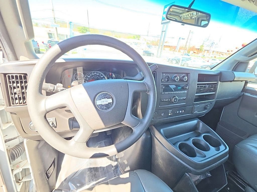 Used 2021 Chevrolet Express 2500 RWD image 9