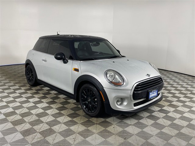 Used 2016 MINI Cooper 2-Door Hardtop image 24