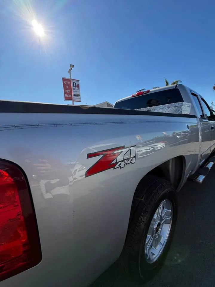 Used 2008 Chevrolet Silverado 1500 LT w/ Power Pack Plus AWD/4WD image 7