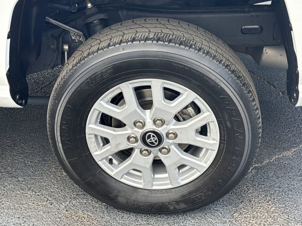 Used 2024 Toyota Tacoma SR5 RWD image 19