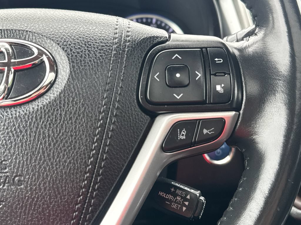 Used 2019 Toyota Highlander Limited AWD/4WD image 22