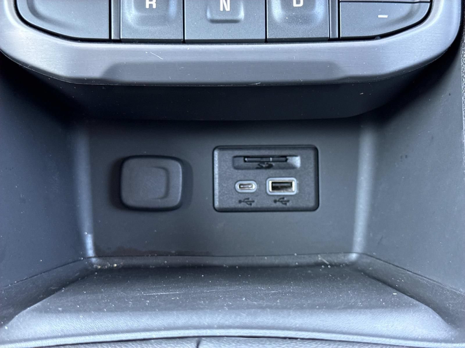 Used 2023 GMC Acadia AT4 w/ Technology Package AWD/4WD image 12