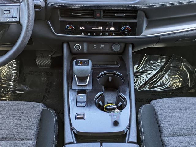 Used 2023 Nissan Rogue SV image 20