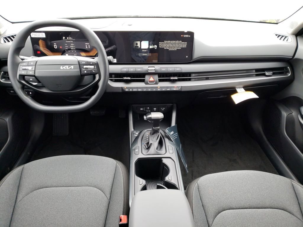 New 2025 Kia K4 LXS image 10