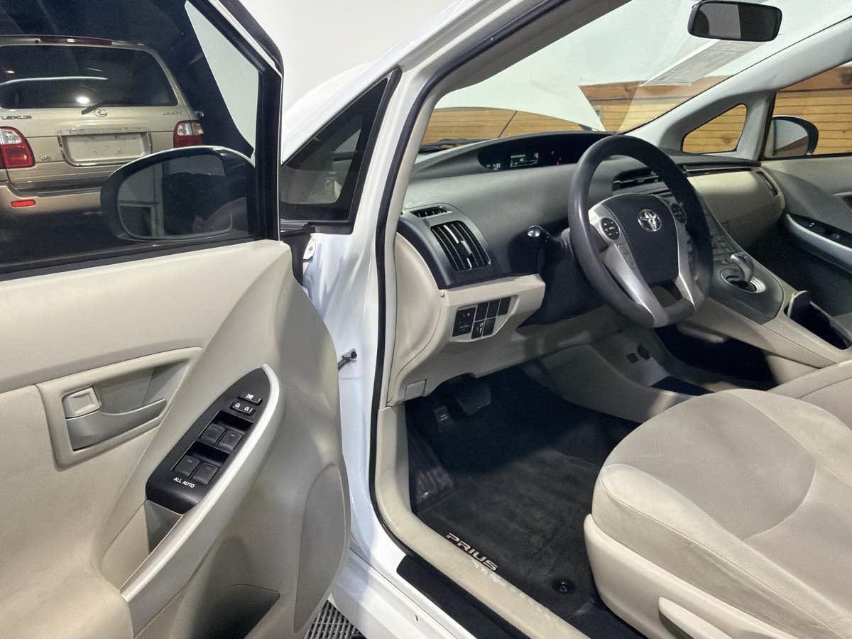Used 2012 Toyota Prius Two FWD image 13