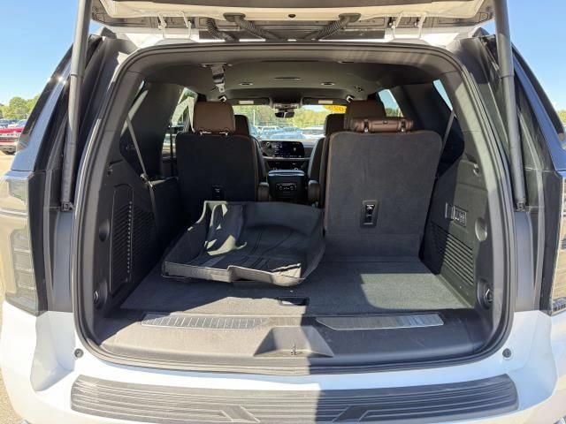 Used 2025 Chevrolet Tahoe High Country AWD/4WD image 8