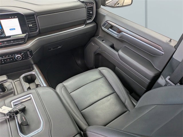 Used 2022 GMC Sierra 1500 SLT w/ SLT Convenience Package image 16