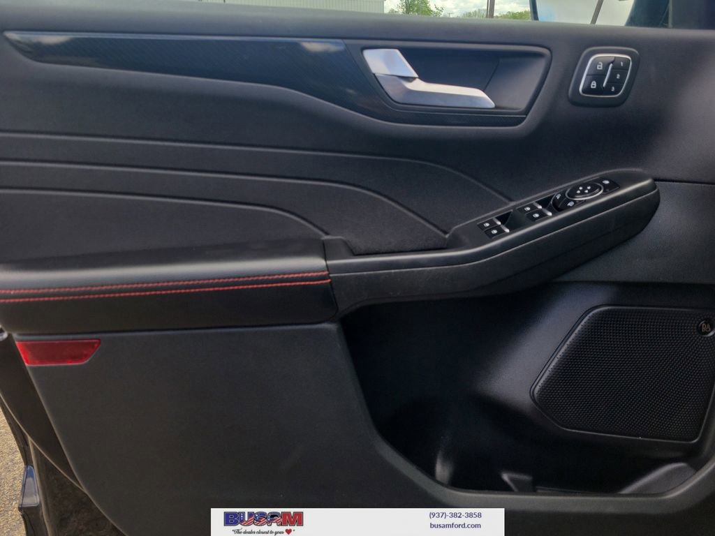 Used 2023 Ford Escape ST-Line Elite w/ Premium Technology Package AWD/4WD image 18