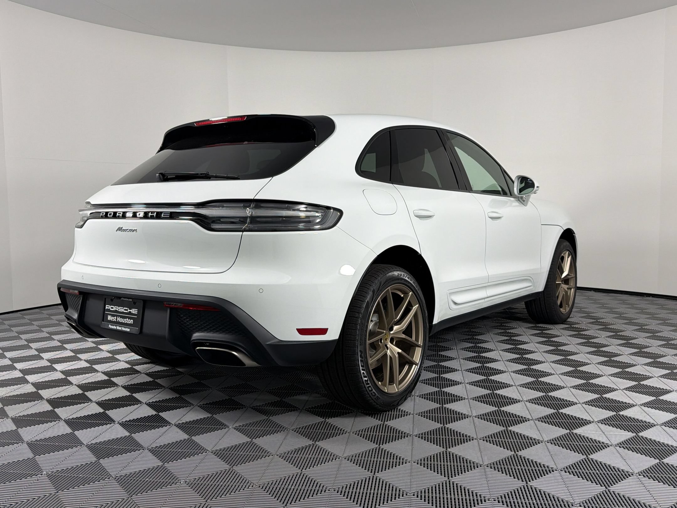 New 2026 Porsche Macan AWD/4WD image 9