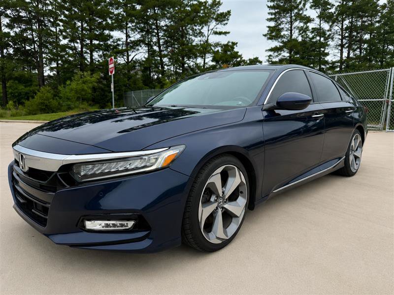 Used 2018 Honda Accord Touring image 3