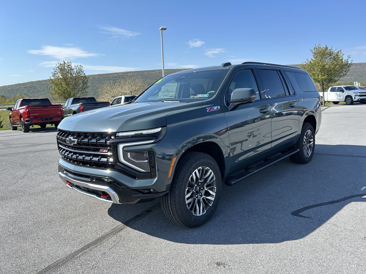New 2026 Chevrolet Suburban Z71 w/ Comfort Package AWD/4WD image 3