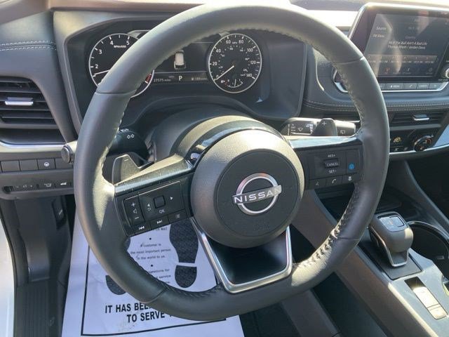 Used 2023 Nissan Rogue SV w/ SV Premium B Package image 12