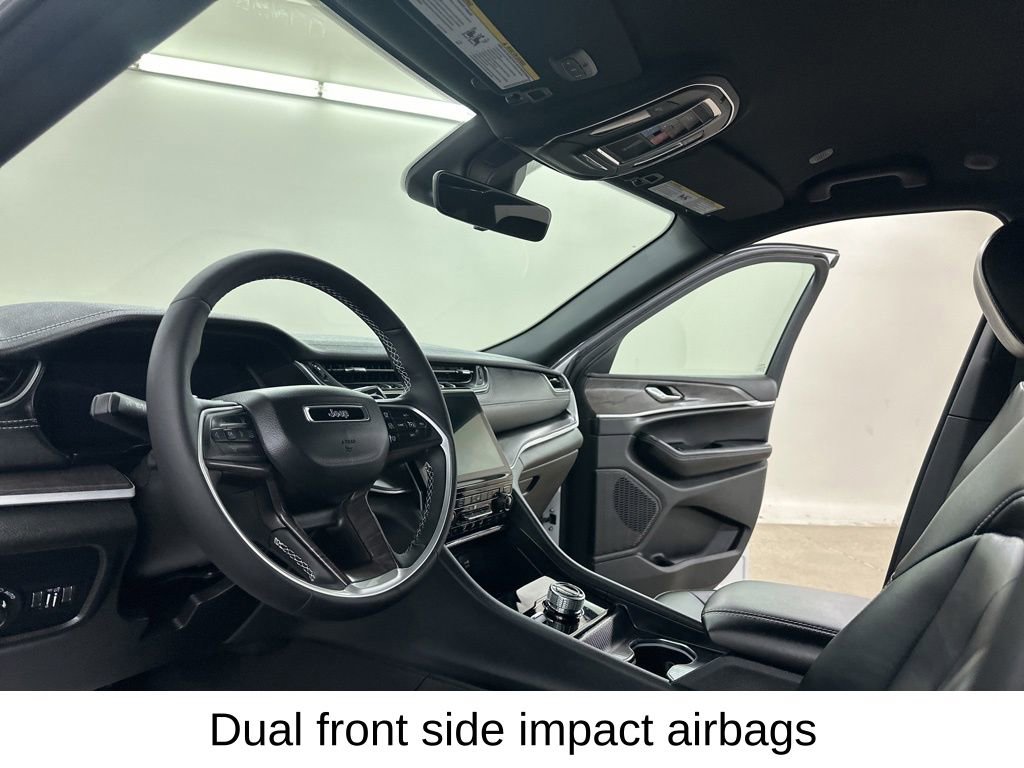 Used 2025 Jeep Grand Cherokee Limited image 31