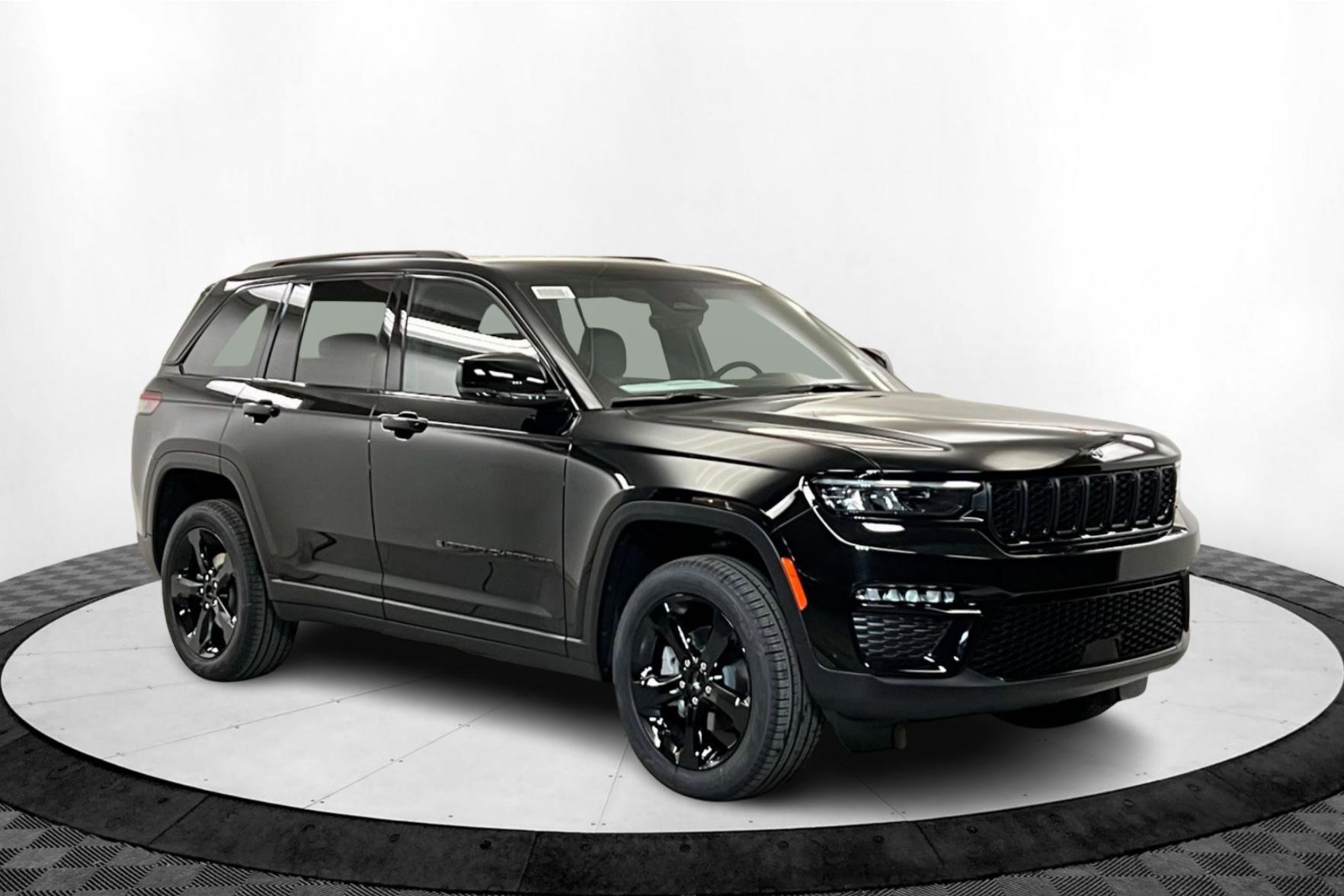 New 2025 Jeep Grand Cherokee Limited w/ Black Appearance Package AWD/4WD image 7